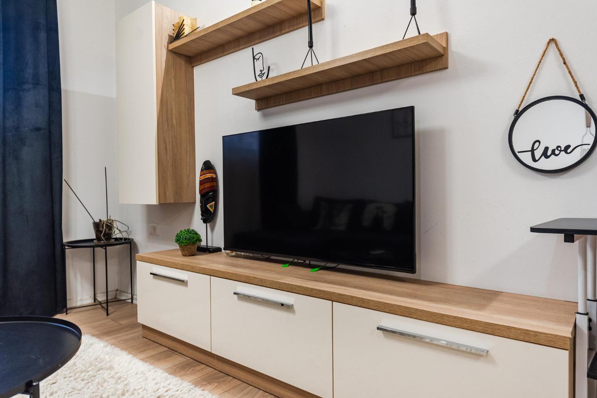 Noir Apartment By Kondo Stays Tirana Exterior foto